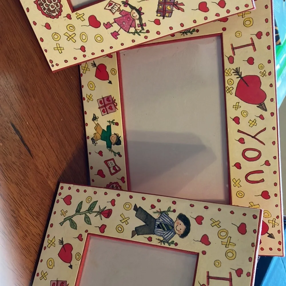 Sweet set of 3 “I love you” picture frames, very good condition!